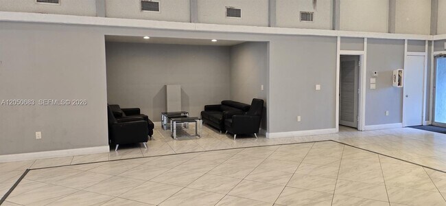 Building Photo - 7400 NW 85th Ct