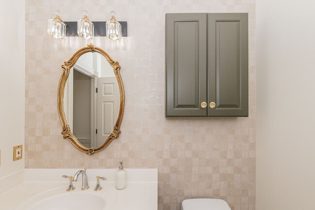 Building Photo - 33 Pinners Ln