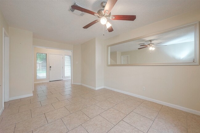 Building Photo - 15910 Tumbling Rapids Dr