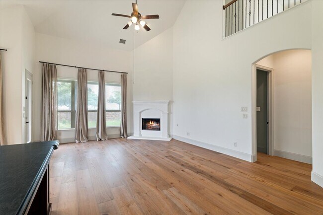 Building Photo - 1040 Edgefield Lane