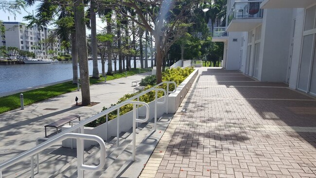 Building Photo - 2 Bed / 2 Bath | Terrazas Riverpark Village #804 – Miami
