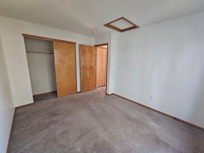 Building Photo - 4638 Bittercreek Dr