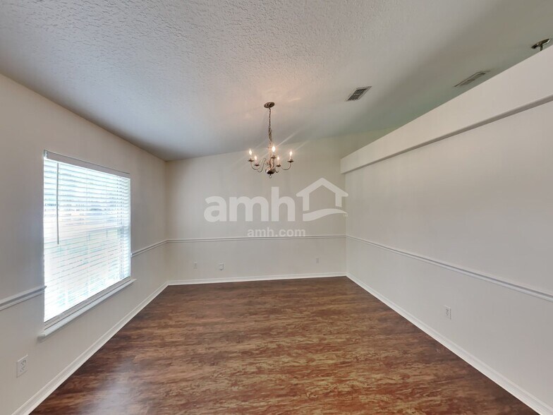 Building Photo - 14138 Devan Lee Dr W