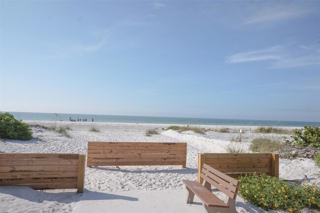 Building Photo - 929 Lantana Ave