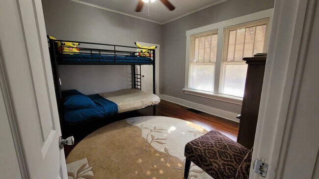 Building Photo - 1601 N Broadway St