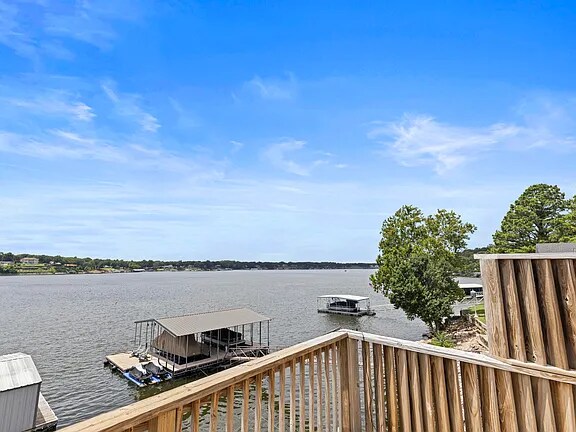 Primary Photo - 241 Anchor Rd