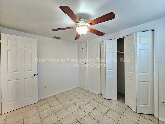 Building Photo - 613 Lyndhurst St