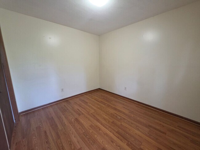 Building Photo - 1509 Whitehall Blvd