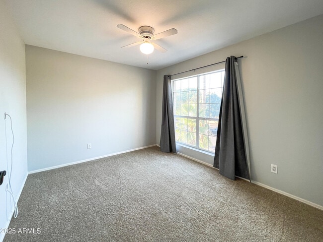 Building Photo - 4645 E Kelly Dr