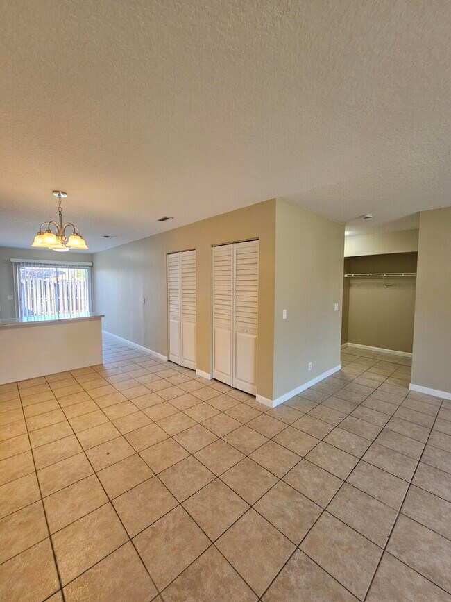 Building Photo - 4768 Orleans Ct