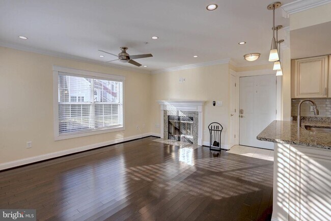 Building Photo - 1st Floor Bowie Condo