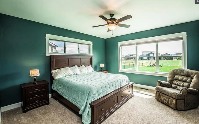 Building Photo - 4 Bedroom home located in upscale neighbor...