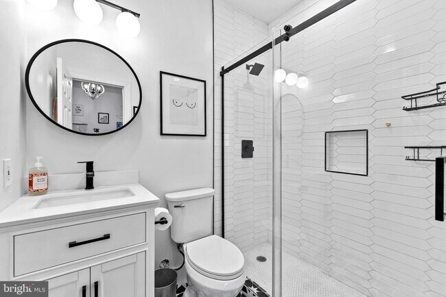 Building Photo - 1417 Chapin St NW
