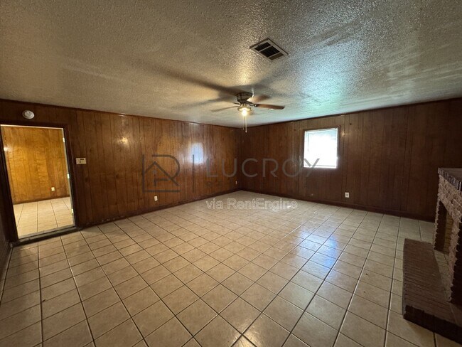 Building Photo - 577 Dryden Ave