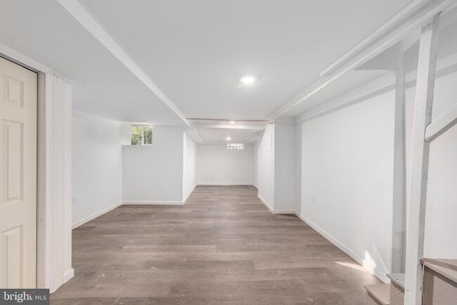 Building Photo - 5645 Lebanon Ave