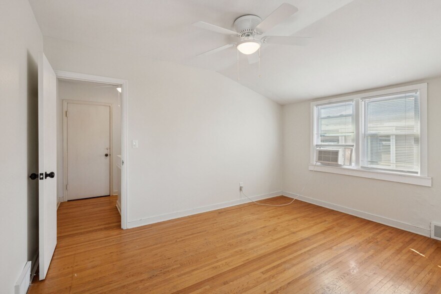Building Photo - 4650 Minnehaha Ave