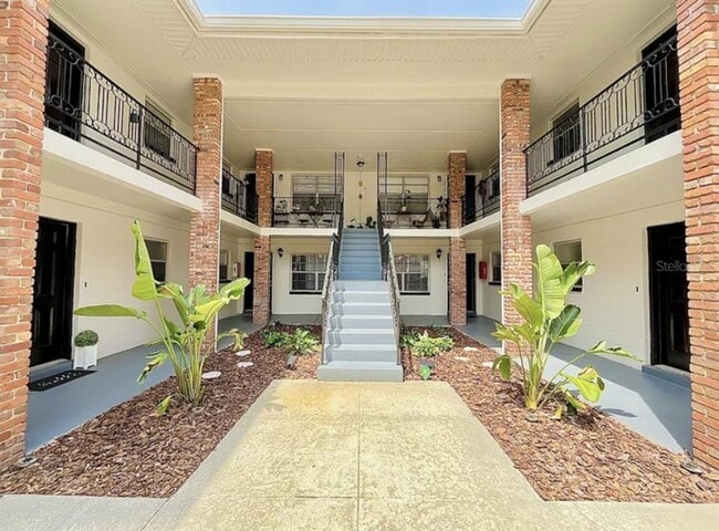 Primary Photo - 121 Danube Ave