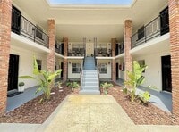 Building Photo - 121 Danube Ave