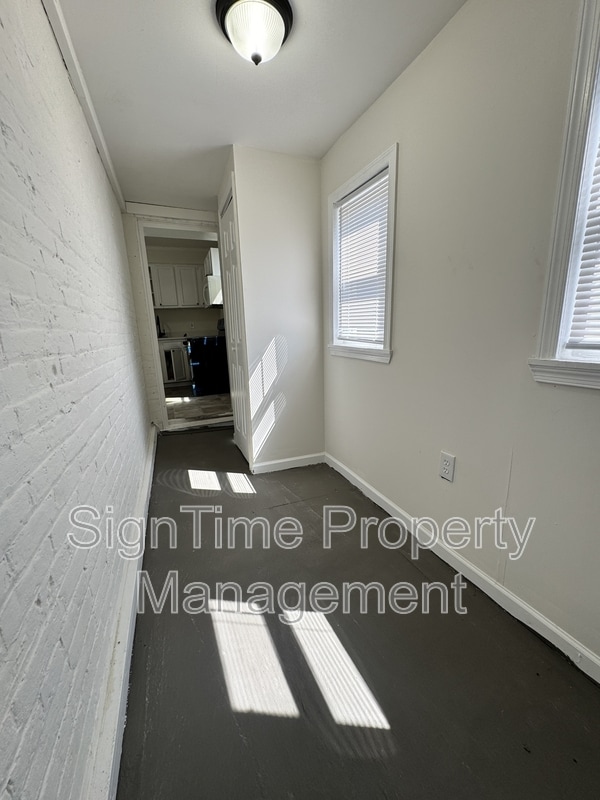 Building Photo - 40 N Conococheague St