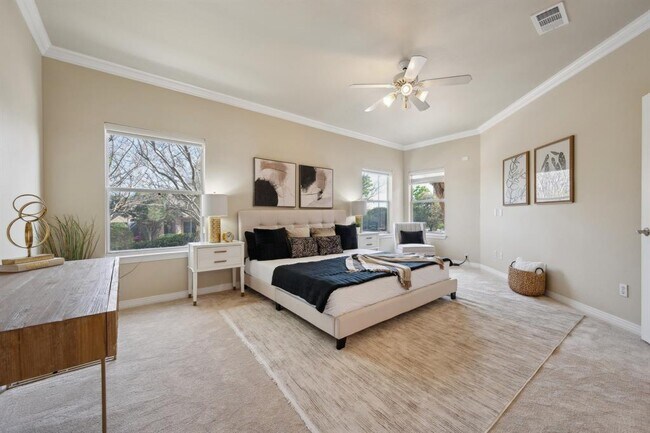 Building Photo - 9907 Spicewood Mesa