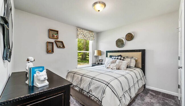 Building Photo - 10652 Paget Dr W