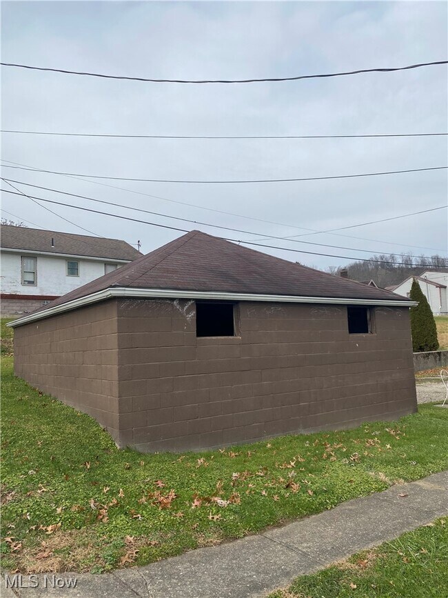 Building Photo - 101 W 39th St