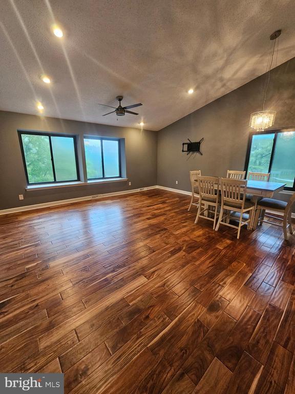 Building Photo - 3435 Pebble Beach Dr