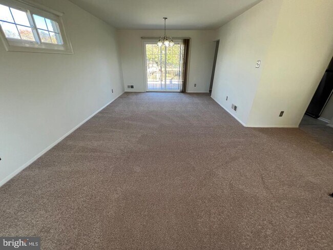 Building Photo - 14234 Chadwick Ln