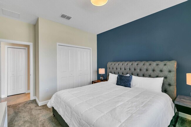 Building Photo - 2831 Bookmark Dr