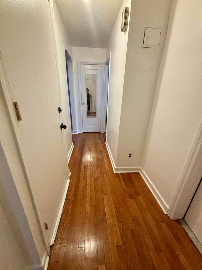 Building Photo - 299 Wilson Ave