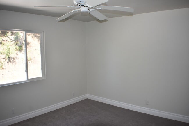 Building Photo - Resort Living in Mission Viejo! Beautiful,...