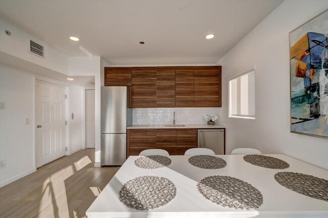 Building Photo - 17852 Lee Ave