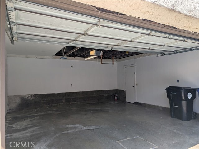 Building Photo - 9764 Louise Way