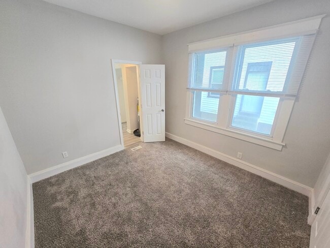 Building Photo - RENOVATED 3 BEDROOM HOME FOR RENT IN OAKWO...