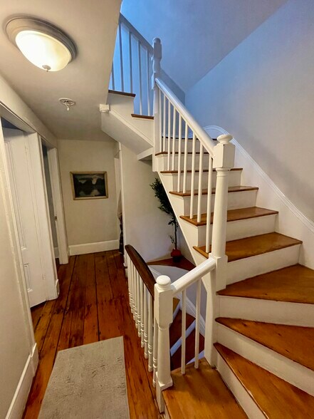 Building Photo - 2 Worcester St