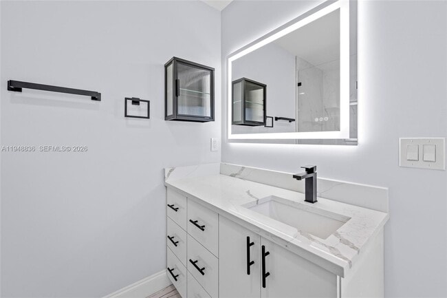 Building Photo - 1720 SW 13th St