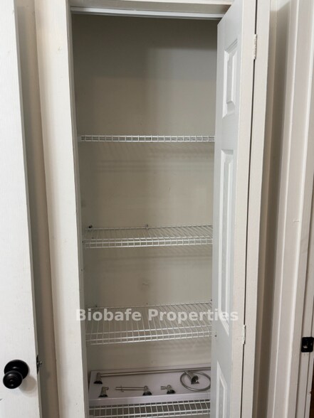 Building Photo - 176 Cloud St