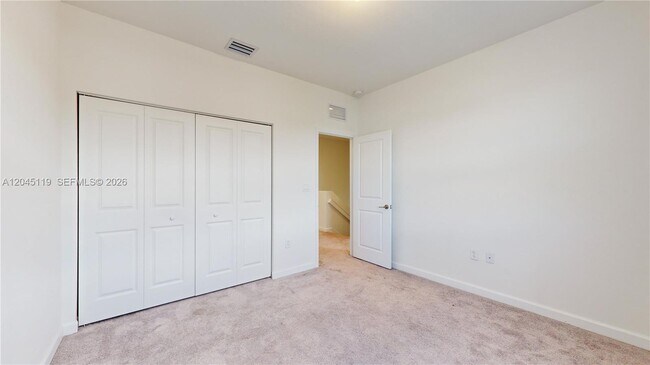 Building Photo - 10004 SW 231st Ln