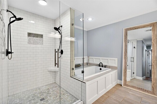 Building Photo - 301 Medlin Creek Loop