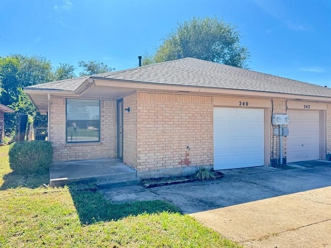 Primary Photo - 240 Barrett Pl