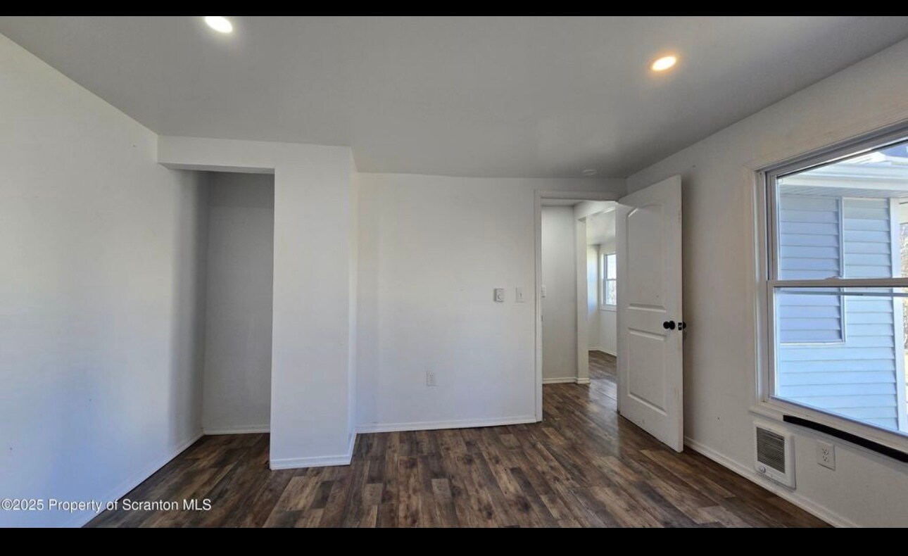 Building Photo - 1119 Prospect Ave