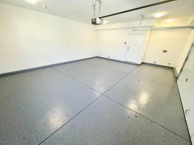 Building Photo - 4L Electric (WO)