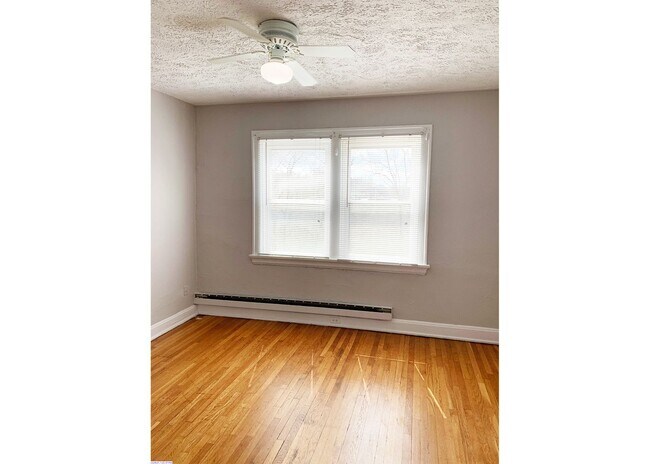 Building Photo - 415 Probasco St