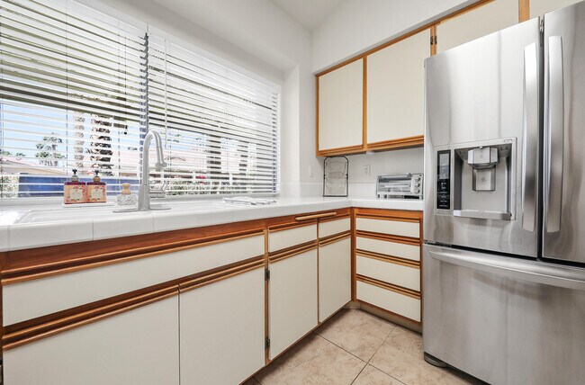 Building Photo - 42315 Liolios Dr