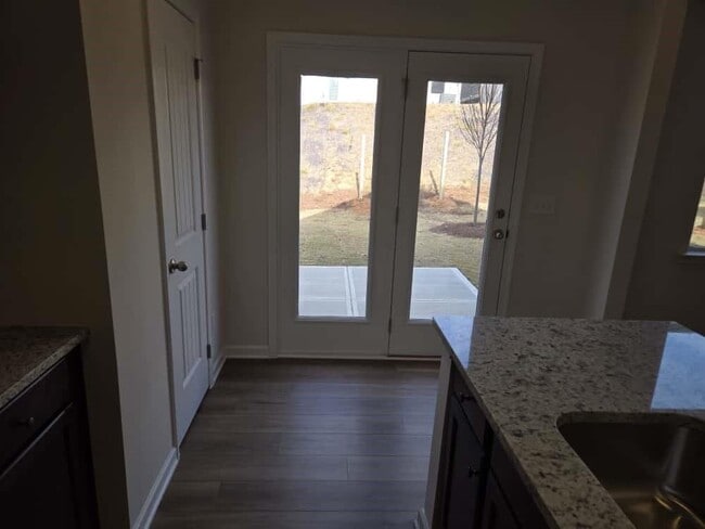 Building Photo - 12 Briarwood Dr W