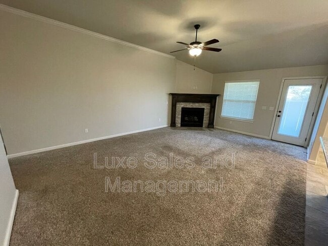 Building Photo - 9501 Ashford Dr