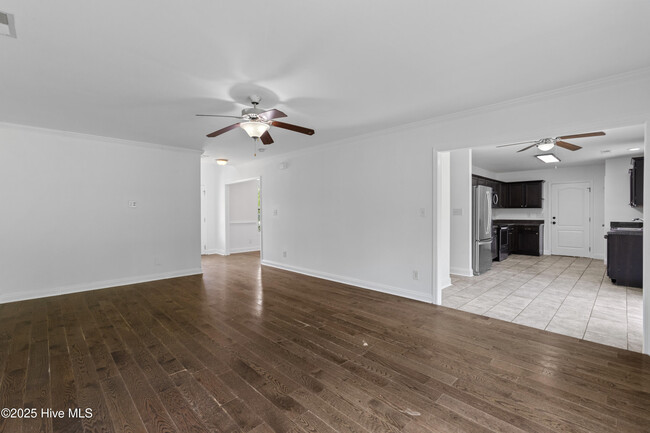 Building Photo - 104 Wild Blossom Dr