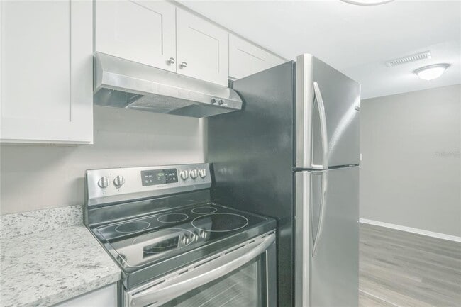 Building Photo - 5135 Kiwi Dr