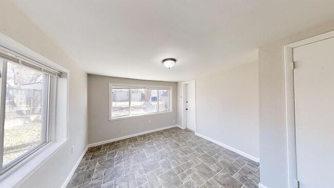 Building Photo - 219 N Institute St