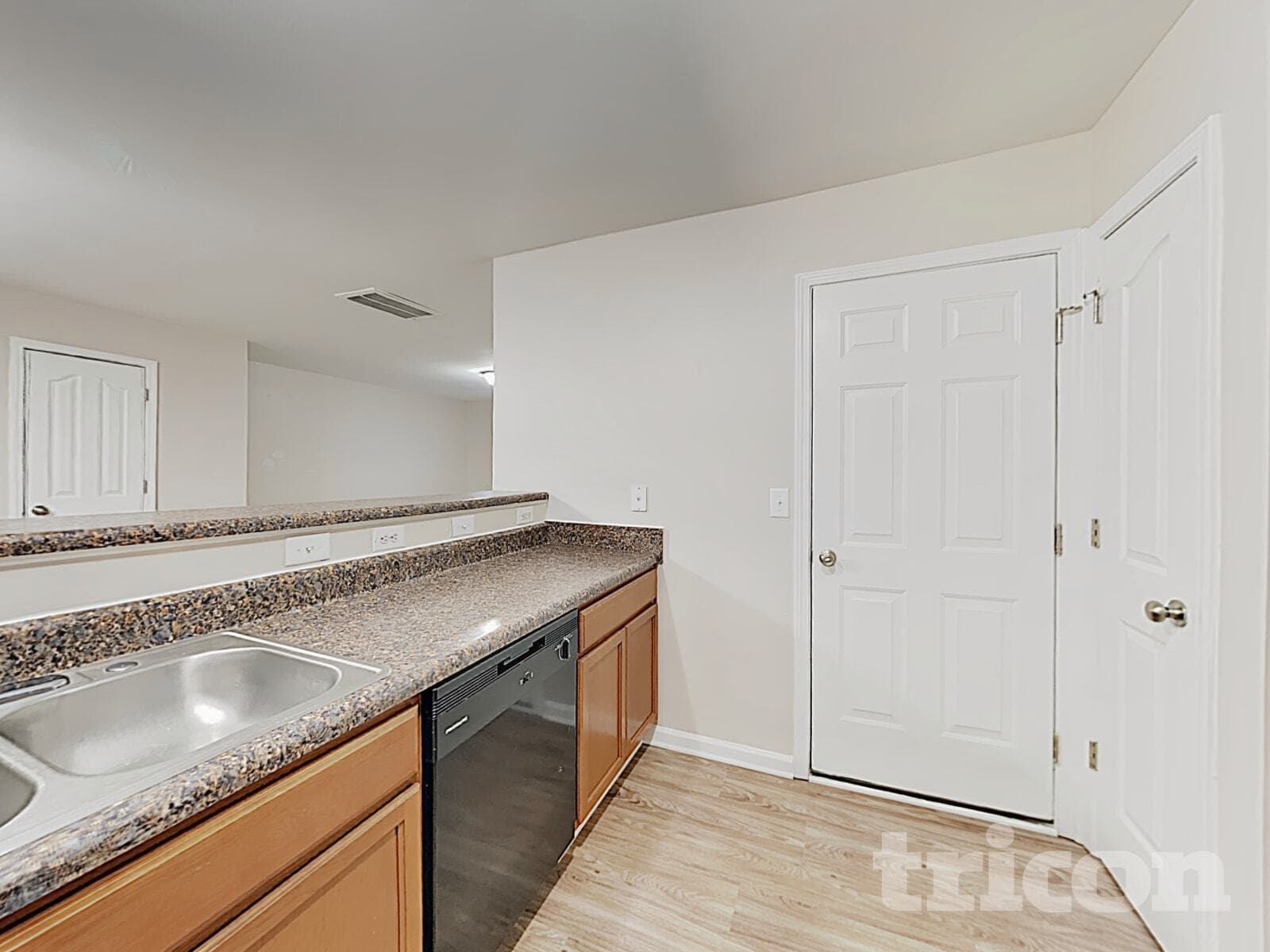 Building Photo - 4740 Brewer Dr